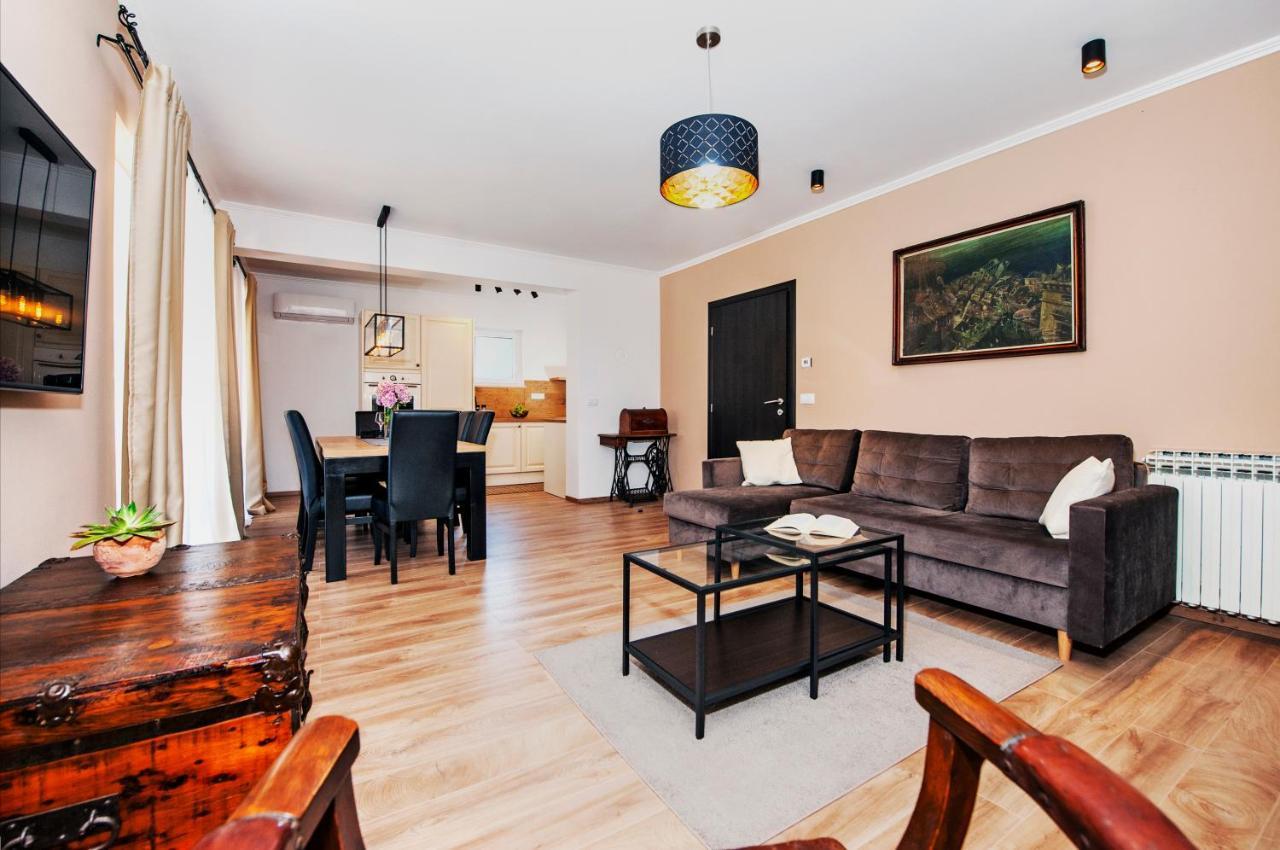 Apartment Miral 로비니스코 셀로 외부 사진