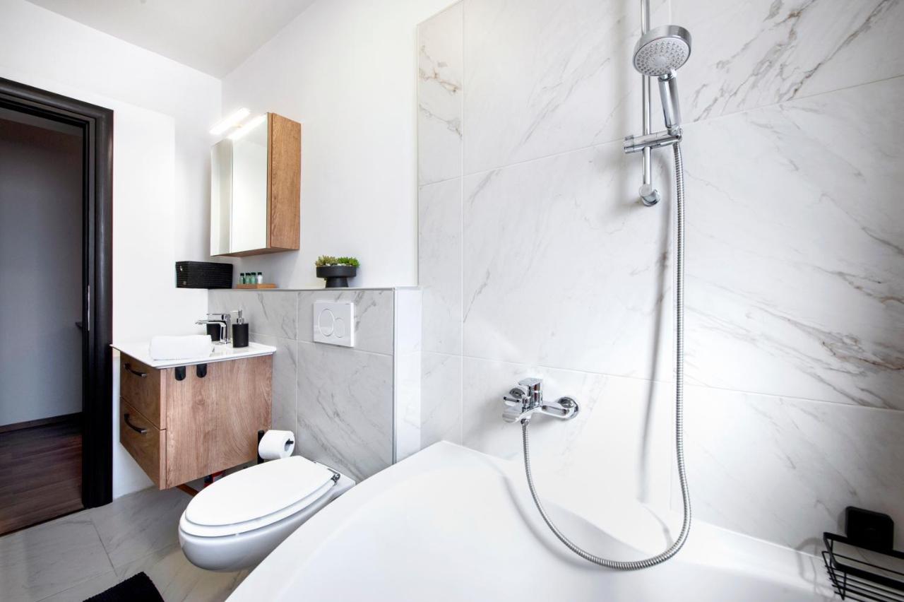 Apartment Miral 로비니스코 셀로 외부 사진