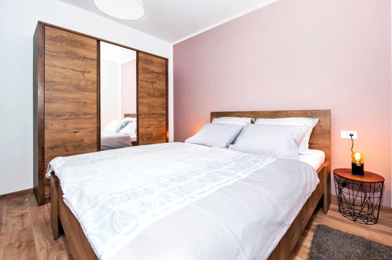 Apartment Miral 로비니스코 셀로 외부 사진